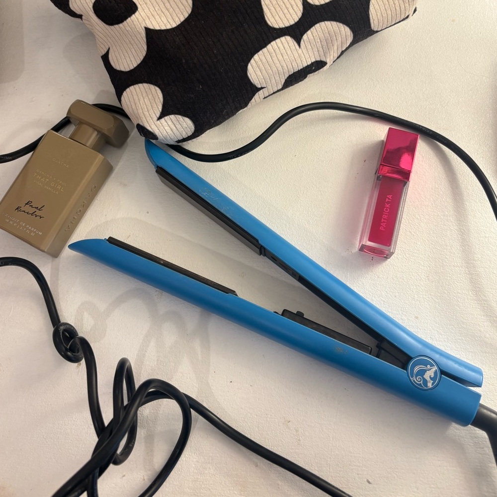 Royale Hair Straightener: 100% Ceramic